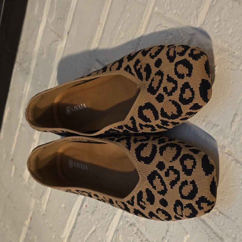 Vivaia Leopard Print Square Toe Flat